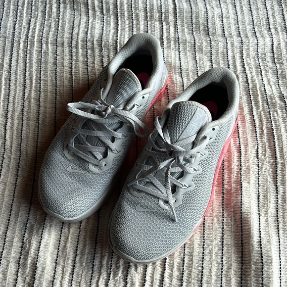 Gray and pink women’s Nike Metcons pure platinum, gently used - Picture 2 of 4